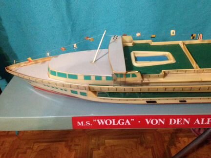 Модель-светильник теплохода Волга