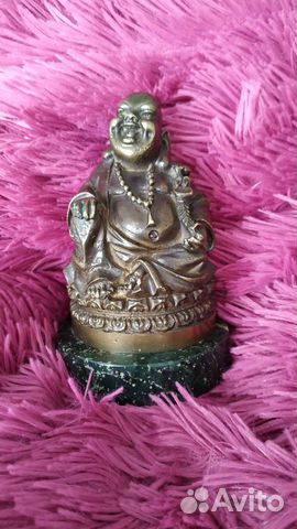 Хотей бронза на каменной подставке