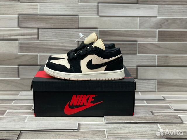 Кроссовки Nike Air Jordan 1