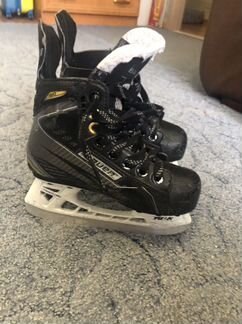 Продам хоккейную экипировку