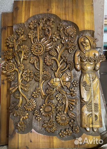 Деревянное резное панно
