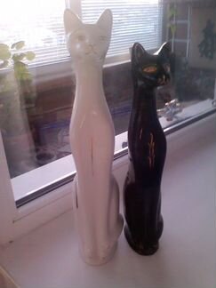 Фарфоровые статуэтки кошки -копилки