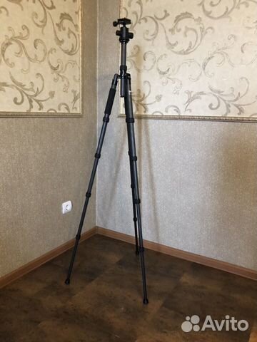 Штатив (тренога) Sirui T-2205X и Штативная головка