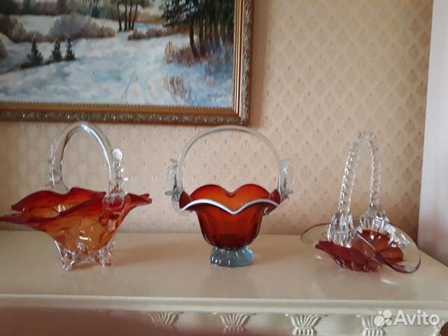 Вазы из цветного стекла Красный май, Чехия