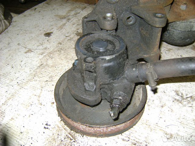 Насос гур Ford Scorpio 88WF-3A 733-A1B