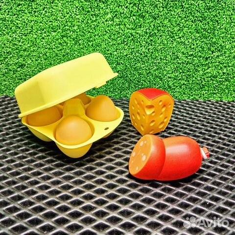 Набор пластиковых продуктов