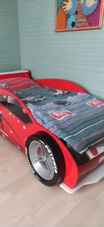 Детская кровать машина