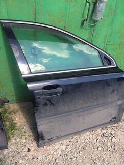 Двери XC90 volvo чёрного цвета