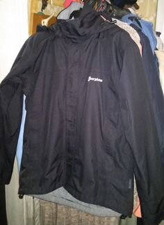 Ветровка Berghaus черная