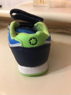 Кроссовки новые