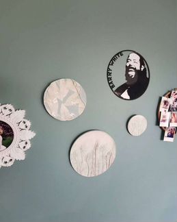 Гипсовое панно с отпечатком трав