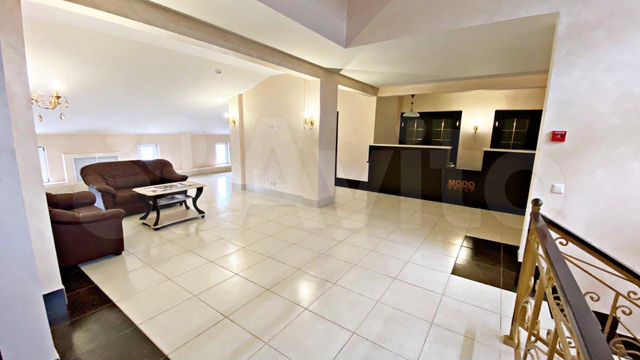 Помещение свободного назначения, 882 м²