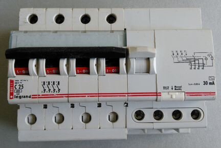 Legrand С25А 3-х фазный дифавтомат