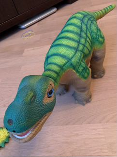 Динозавр pleo