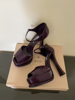 Босоножки Prada