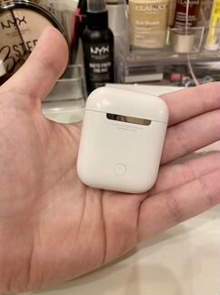 Беспроводные наушники apple airpods 1