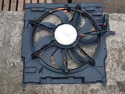 Вентилятор бмв х6. Диффузор кулера на бмв е70 рестайлинг. На бмв х6 е 71 система охлаждения вентилятор. Кожух вентилятора бмв е30. Радиатор бмв е71.