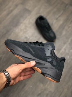 Adidas Yeezy Boost 700