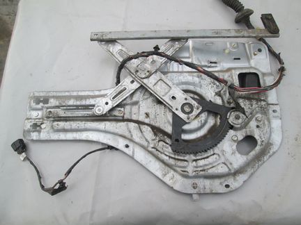 Стеклоподъемник передний правый Hyundai Tucson