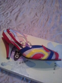 Босоножки на каблуке