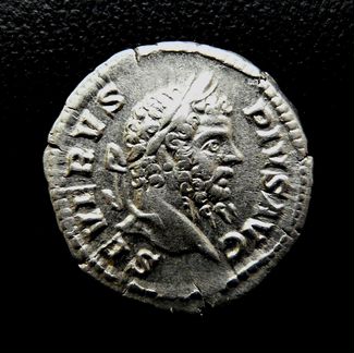 Антика. Рим. Септимий Север. Денарий. Юпитер