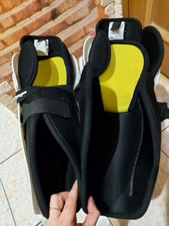 Щитки xoккейныe efsi NEO10. размер 13