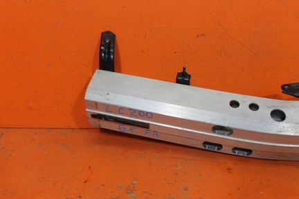 Усилитель бампера передний Toyota Land Cruiser 200