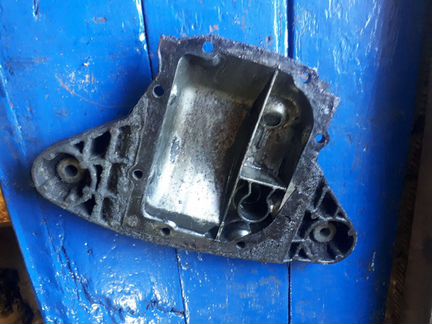 Бмв 5 Е39 крышка заднего редуктора