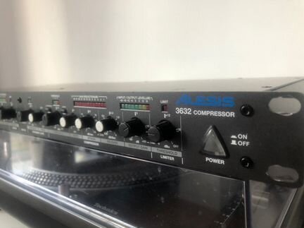 Компрессор/лимитер Alesis 3632 compressor