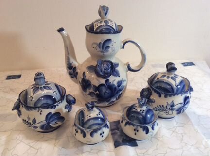 Чайники, сахарницы,конфетницы