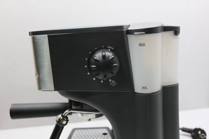 Кофеварка рожковая redmond RCM-1503
