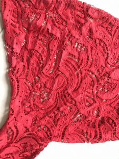 Платье с расклешенными рукавами