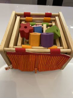 Развивающая игрушка сортер деревянный для малышей