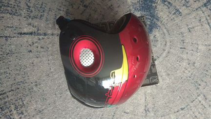 Горнолыжный шлем