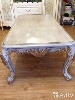 Стол журнальный светлый позолота