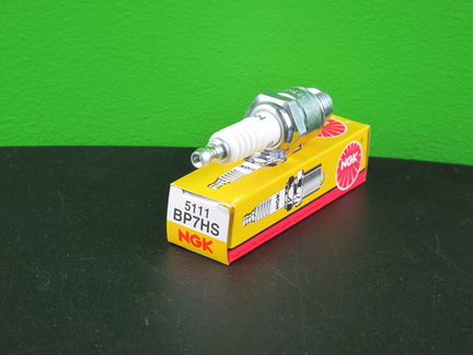 Оригинальная свеча NGK BP7HS 5111