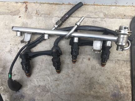 Топливная рейка ADR 058133681 VW Passat b5 Audi A4