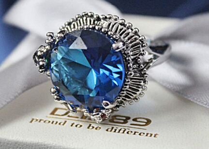 Перстень с топазом и лягушонком