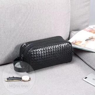 Новая кожаная косметичка Bottega Veneta черная