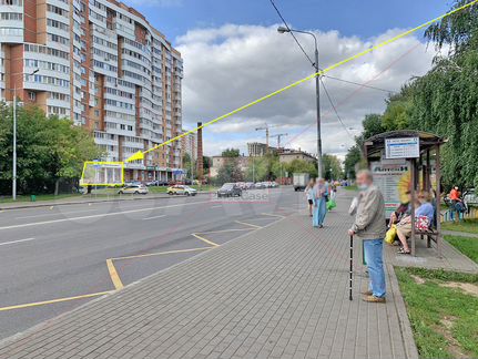 70 м² / от метро 120 метров, есть кассовый узел