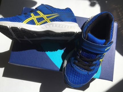 Детские кроссовки asics