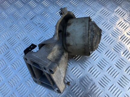 Крепление двс Mercedes W211 OM642 A6422230104