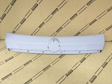 Opel Mokka накладка багажника 95093299