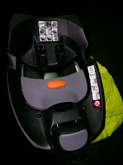 Автомобильное кресло