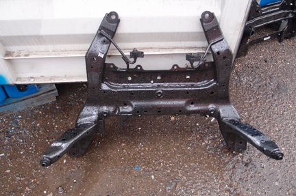 Подрамник бмв Х1 bmw X1 f48