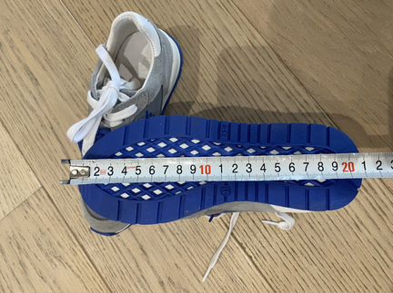 Кроссовки новые Armani детские на 30 размер