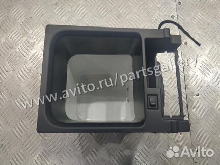 Холодильник в центральной консоли Land Rover Range