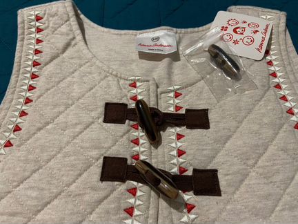 Уютная жилетка + адвент Лизы Арье в подарок