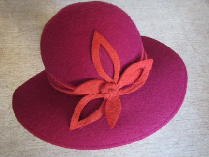 Шляпа фетровая женск., р. 56-58 (+шарф+подарок)