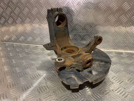 Кулак поворотный передний правый Volvo V70 II 3.0